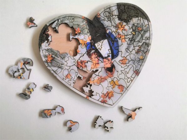 Adult 100 piece Heart Shaped Photo Puzzle/Jigsaw/Keepsake - quirky pieces - Image 3